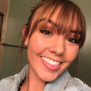 Meet your Posher, Cassie